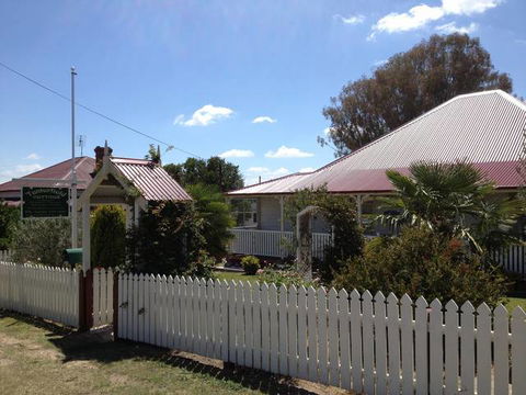 Tenterfield Luxury Historic C1895 Cottage - Darwin Tourism 0