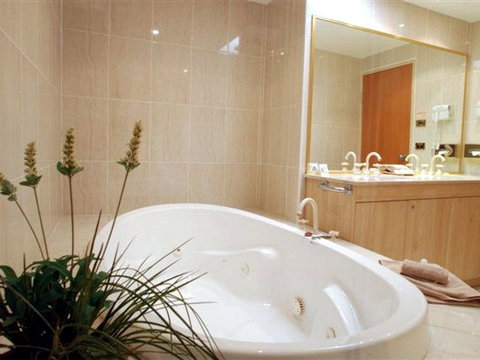 Hermitage Campbelltown - Darwin Tourism 2
