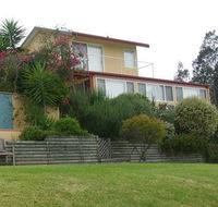 Whitby on Wallis Lakefront Holiday Cottage - Darwin Tourism