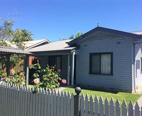 Bluebells Cottage - Darwin Tourism 0