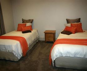 Bluebells Cottage - Darwin Tourism 4