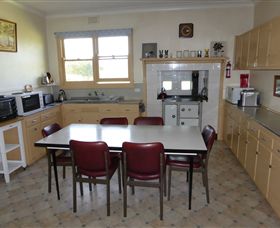 Acacia Park Farm House - Darwin Tourism 5