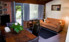 Mystic Valley Cottages - Darwin Tourism 1