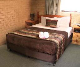 Avlon Gardens Motel - Darwin Tourism 0