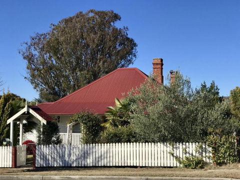 Tenterfield Cottage - Darwin Tourism 8