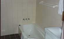 Blue Mountains Manor House - - Darwin Tourism 3