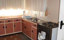 Cottage At Willyama - - Darwin Tourism 5