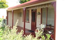 Cottage At Willyama - - Darwin Tourism 6