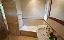 Bromyard Cottage - Darwin Tourism 6