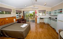 Paddys River Cottage Retreat - Darwin Tourism 5