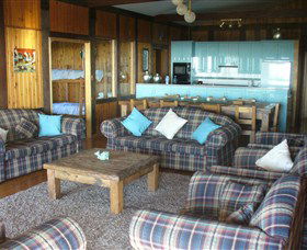 Byfield Mountain Retreat - Darwin Tourism 3