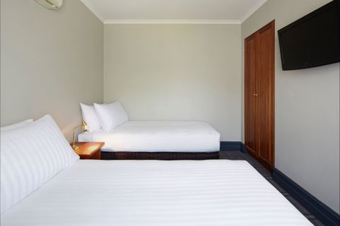 Brassey Hotel - Darwin Tourism 7