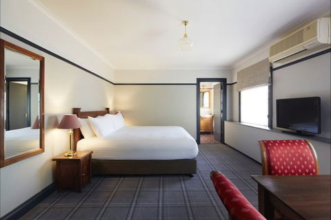 Brassey Hotel - Darwin Tourism 8