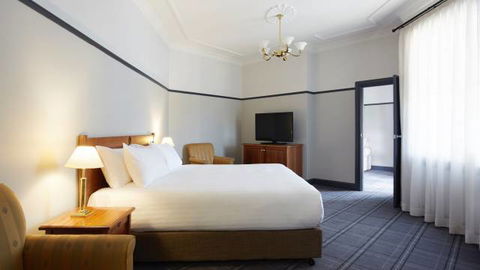 Brassey Hotel - Darwin Tourism 0