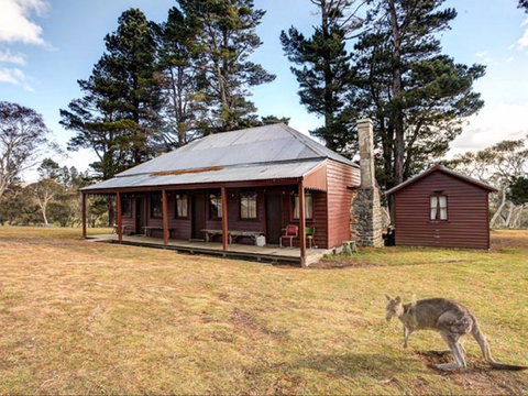 The Pines Cottage - Darwin Tourism 0