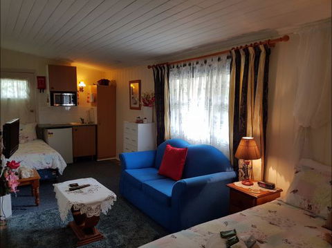Tenterfield Historic Luxury Cottage - Darwin Tourism 8