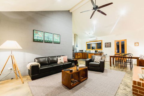 Alpine Edge Accommodation - Darwin Tourism 0