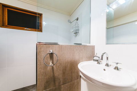 Alpine Edge Accommodation - Darwin Tourism 3