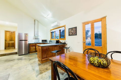 Alpine Edge Accommodation - Darwin Tourism 4