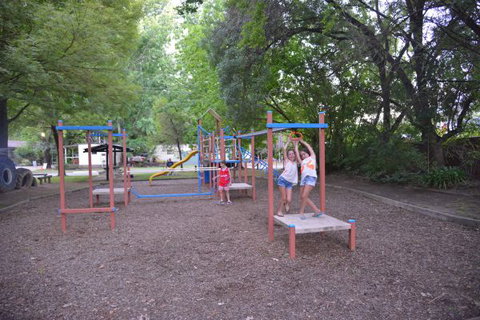 Ardern's Caravan Park, Myrtleford - Darwin Tourism 4