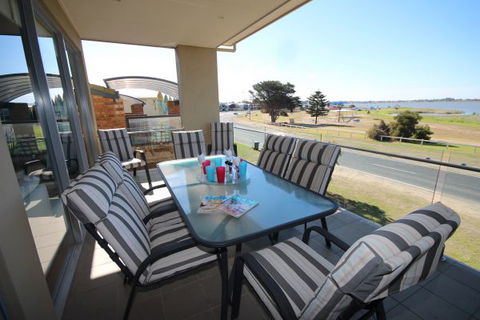 LJ Hooker Goolwa Holiday Rentals - 42 Underwood Avenue, Goolwa Beach - Darwin Tourism 1