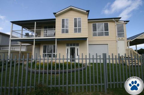 LJ Hooker Goolwa Holiday Rentals - 42 Underwood Avenue, Goolwa Beach - Darwin Tourism 4