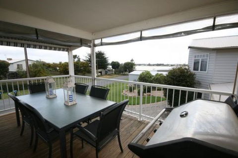LJ Hooker Goolwa Holiday Rentals - 42 Underwood Avenue, Goolwa Beach - Darwin Tourism 6