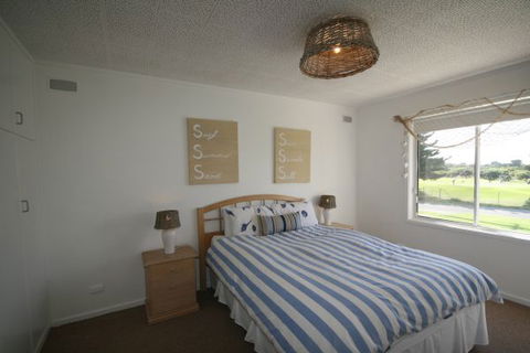 LJ Hooker Goolwa Holiday Rentals - 42 Underwood Avenue, Goolwa Beach - Darwin Tourism 9