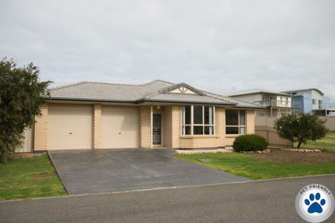 LJ Hooker Goolwa Holiday Rentals - 42 Underwood Avenue, Goolwa Beach - Darwin Tourism 20
