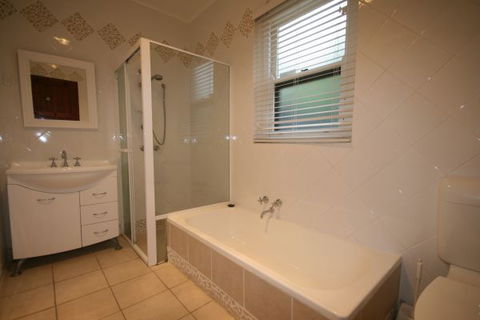 LJ Hooker Goolwa Holiday Rentals - 42 Underwood Avenue, Goolwa Beach - Darwin Tourism 26