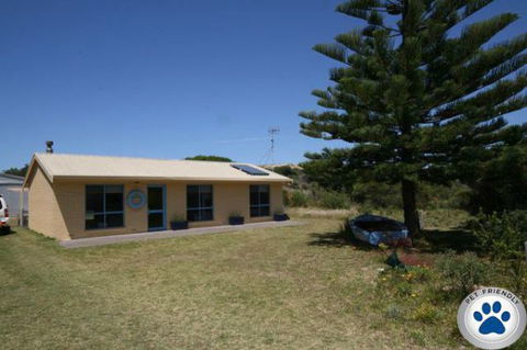 LJ Hooker Goolwa Holiday Rentals - 15 Eaton Avenue, Goolwa Beach - Darwin Tourism 0