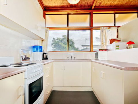 Century 21 SouthCoast: Serenity By The Sea - Darwin Tourism 2