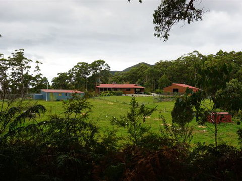 Eagle's Roost Farmstay B&B - Darwin Tourism 5