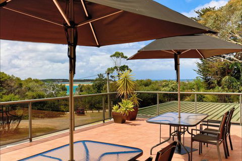 Eugenie's Luxury Accommodation - Darwin Tourism 6