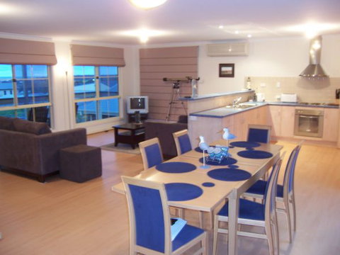 Century 21 SouthCoast: LaScala Skies - Darwin Tourism 2