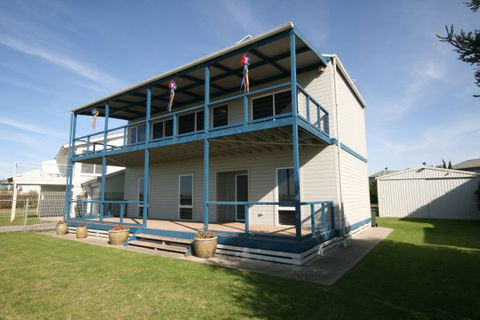 LJ Hooker Goolwa Holiday Rentals - 25 Barrage Road, Goolwa South - Darwin Tourism 0