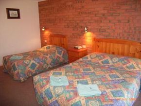 Tea House Motor Inn - Darwin Tourism 1