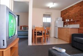 Tea House Motor Inn - Darwin Tourism 2