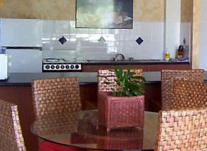 Burleigh Palms Holiday Apartments - Darwin Tourism 0