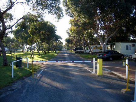 Lake Albert Caravan Park - Darwin Tourism 2