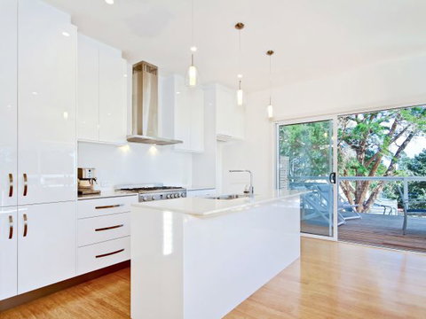 Century 21 Southcoast: White Cedars - Darwin Tourism 3