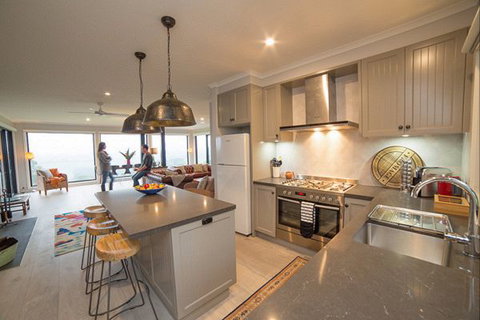 Halcyon Cottage Retreat - Self Contained Accommodation - Darwin Tourism 4
