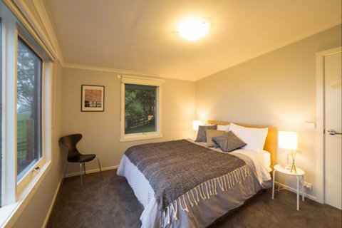 Halcyon Cottage Retreat - Self Contained Accommodation - Darwin Tourism 9