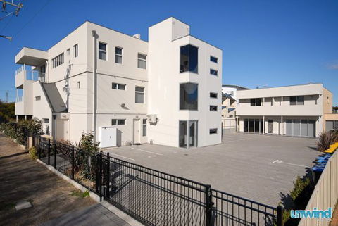 Unwind At 8 The Block Apartments Victor Harbor - Darwin Tourism 0