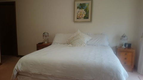 Gaerwood Bed Breakfast - Darwin Tourism 0