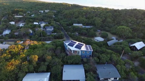 Sandy Point Beach Escape - Darwin Tourism 8