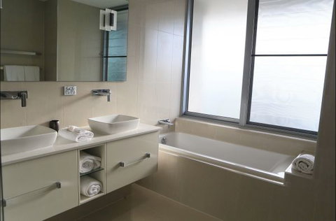 Aqua Aqua Luxury Penthouses - Darwin Tourism 7