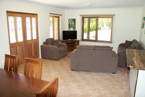 Coranda Lodge B And B - Darwin Tourism 0
