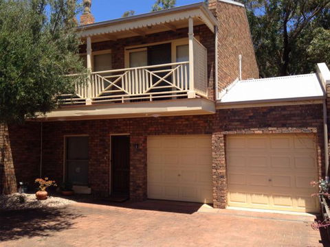 Flinders Beach Retreat Queenscliff - Darwin Tourism 1