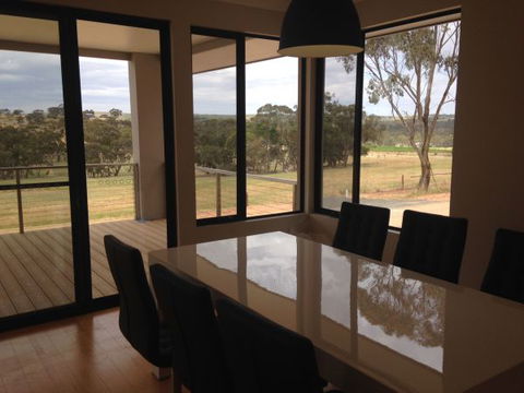 Neagles Retreat Villas - Darwin Tourism 2